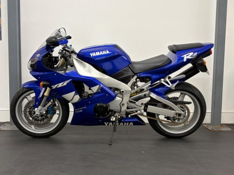 Yamaha R1 1000 4
