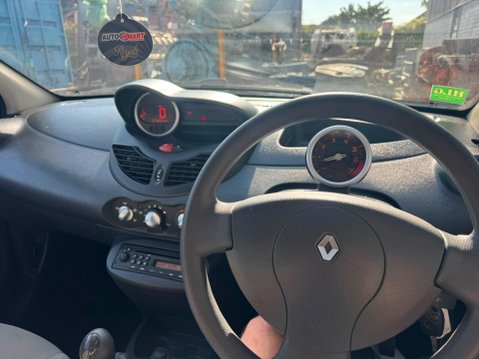 Renault Twingo 1.2 16V Expression Euro 5 3dr 25