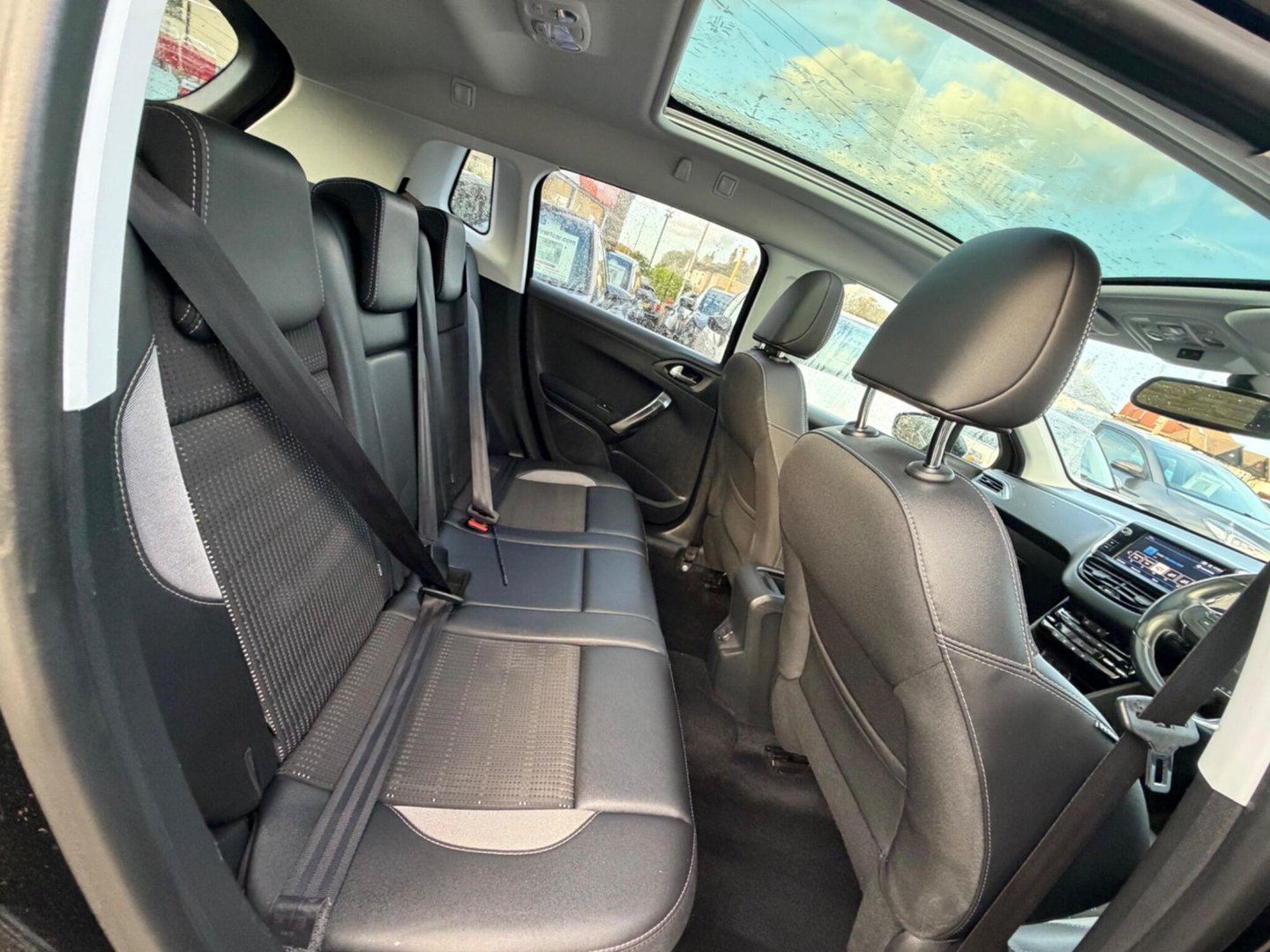 2018 Peugeot 2008 — image 9