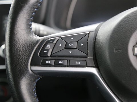 Nissan LEAF 39kWh Acenta Auto 5dr 11