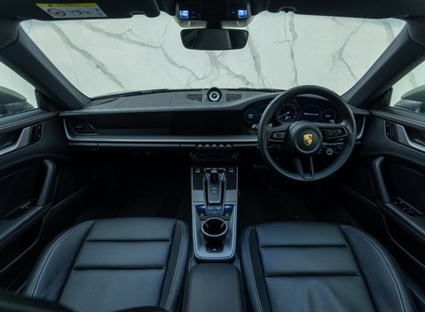Porsche 911 Carrera 4S (992) 16