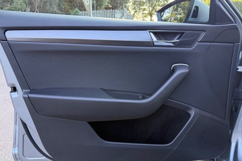 Skoda Superb SE L TSI DSG - FULL SKODA SERVICE HISTORY 23