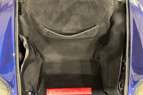 Porsche 911 Carrera 993 Carrera 28