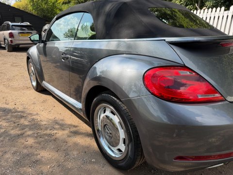 Volkswagen Beetle DESIGN TSI BLUEMOTION TECHNOLOGY DSG 19