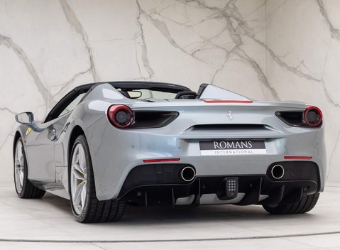 Ferrari 488 Spider 5