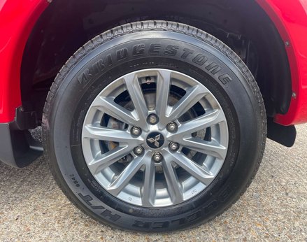 Mitsubishi L200 2.4 L200 Barbarian DI-D Auto 4WD 16