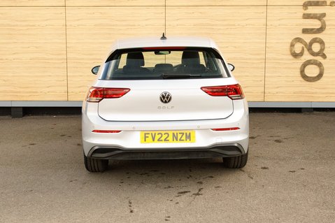Volkswagen Golf LIFE TSI 6
