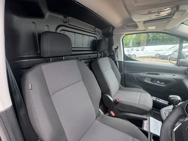 Peugeot Partner LWB L2H1 [SOLD SM] Low Roof Professional Air Con Sensors Tow Bar EURO 6 NO 15