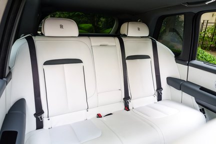 Rolls-Royce Cullinan V12 VAT QUALIFYING 28