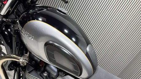 Triumph Street 900 2018 ONLY 7K LONG MOT MODERN RETRO 900CC 31