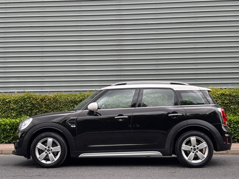 Mini Countryman COOPER 4