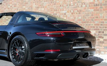 Porsche 911 (991.2) Targa 4 GTS 29
