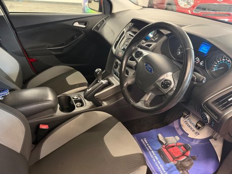 Ford Focus 1.0T EcoBoost Zetec S Euro 5 (s/s) 5dr 11