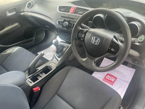 Honda Civic 1.6 i-DTEC Black Edition Tourer Euro 5 (s/s) 5dr 16