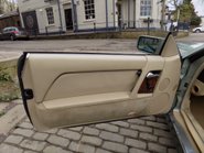 Mercedes-Benz SL Series 500SL-32 26