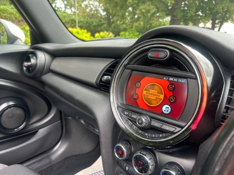 Mini Convertible 1.5 Cooper Euro 6 (s/s) 2dr 18