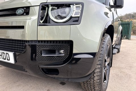 Land Rover Defender 110 D250 Hard Top SE MHEV - No VAT 22
