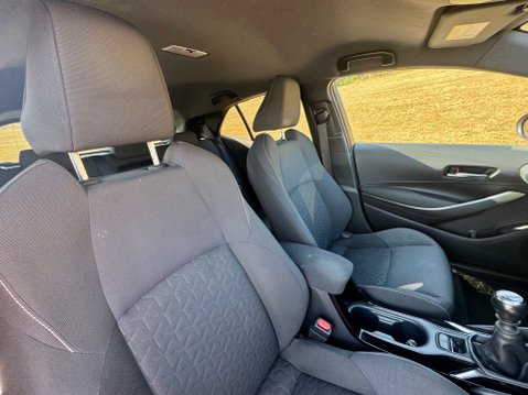 Toyota Corolla VVT-I DESIGN 17