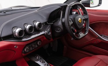 Ferrari F12 Berlinetta 9