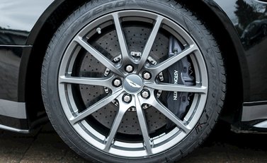 Aston Martin V12 Vantage S 10