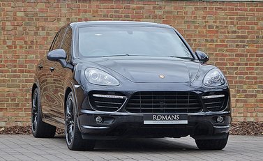 Porsche Cayenne GTS 1