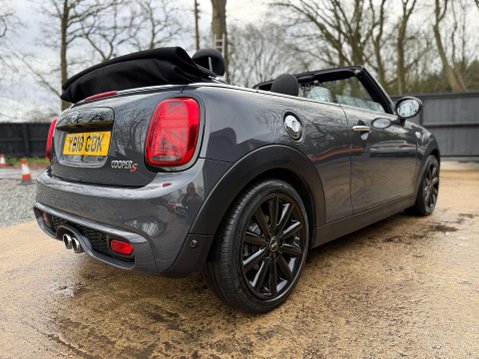 Mini Convertible 2.0 Cooper S Auto 2dr 29