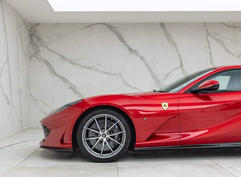 Ferrari 812 Superfast 34