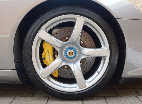 Porsche Carrera GT 12