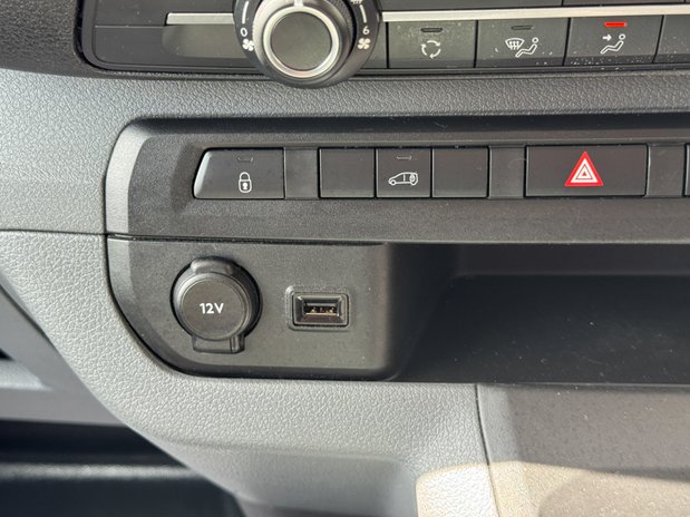 Peugeot Expert XLWB L3H1 Low Roof Professional Premium 2900 Air Con EURO 6 32