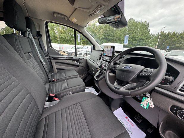 Ford Transit Custom Crew Cab AUTO SWB L1H1 Low Roof Limited 300 Air Con Alloys EURO 6 19
