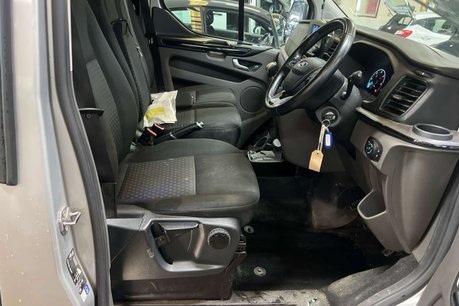 Ford Tourneo Custom 2.0 320 EcoBlue Zetec Minibus Double Cab 5dr Diesel Manual L2 Euro 6 (s/s)  3