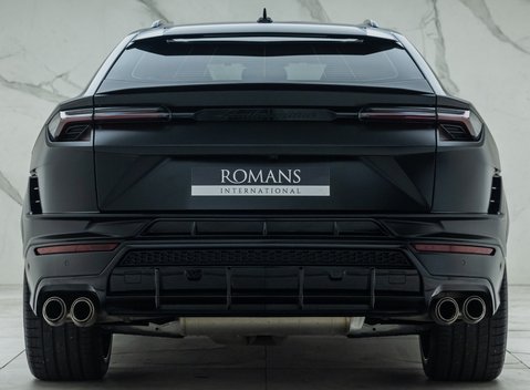 Lamborghini Urus S 8