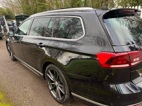 Volkswagen Passat R-LINE TDI 4MOTION DSG 27