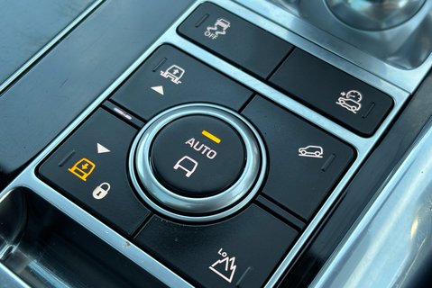 Land Rover Range Rover Sport D300 MHEV HSE Dynamic Black Auto 4WD Euro 6 (s/s) 5dr 30