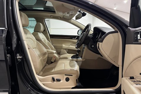 Skoda Superb LAURIN AND KLEMENT V6 DSG 23