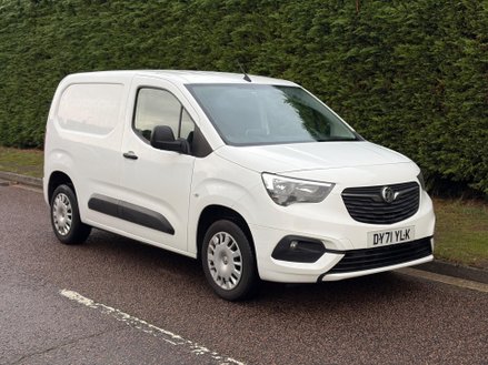 Vauxhall Combo 1.5 Turbo D 2300 Sportive L1 H1 Euro 6 4dr