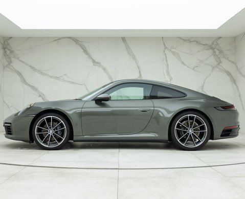 Porsche 911 Carrera (992)