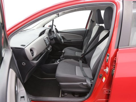 Toyota Yaris 1.5 VVT-i Icon Tech Euro 6 5dr 23