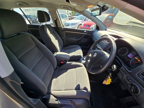 Volkswagen Golf SE 11