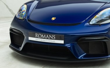 Porsche Cayman GT4 (718) 25