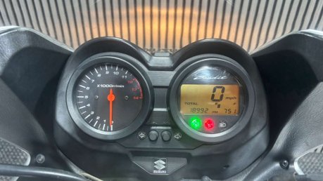 Suzuki Bandit 2005 18K NEW MOT IDEAL FIRST BIG BIKE A2 650CC COMMUTER BIKE 27