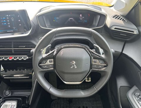 Peugeot 208 1.2 208 Allure Premium + PureTech S/S Auto 5dr 15