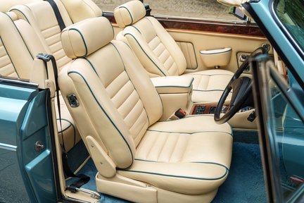 Rolls-Royce Corniche IV 26