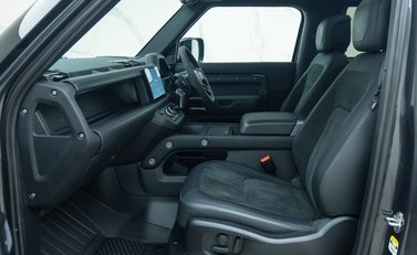 Land Rover Defender 90 V8 CARPATHIAN EDITION 18