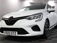 Renault Clio ICONIC EDITION TCE 28