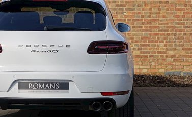 Porsche Macan GTS 4