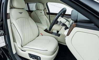 Bentley Mulsanne V8 SPEED 14