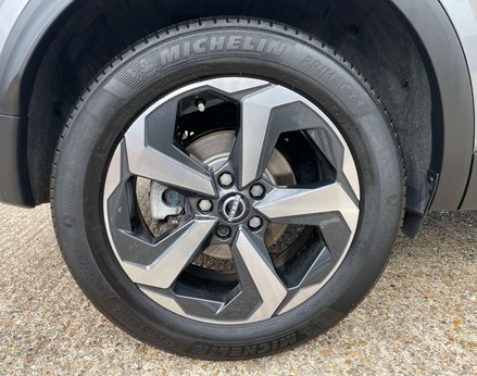 Nissan Qashqai 1.3 Qashqai N-Connecta DiG-T MHEV 5dr 15