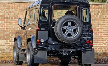 Land Rover Defender T40 10