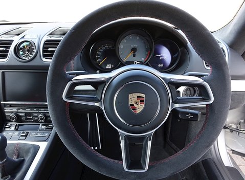 Porsche Cayman GT4 21